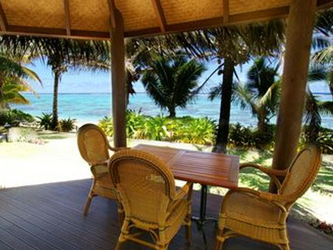 Motu Beachfront Art Hotel Titikaveka