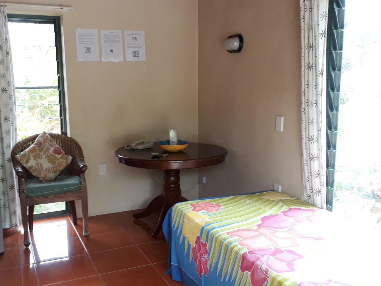 Dorothys Muri Beach Bungalows Apartment *