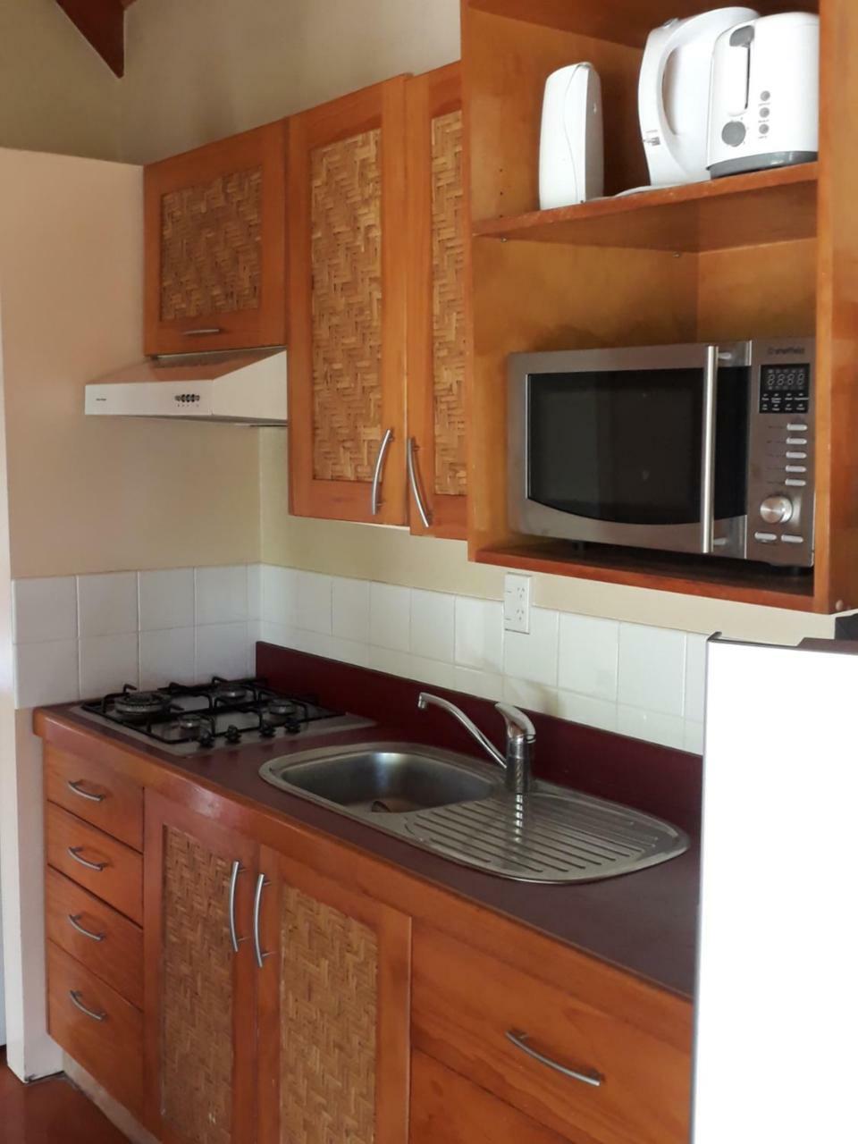 Dorothys Muri Beach Bungalows Apartment *