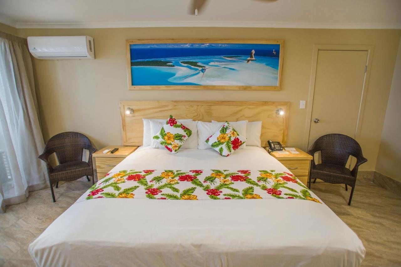 The Edgewater & Rarotonga