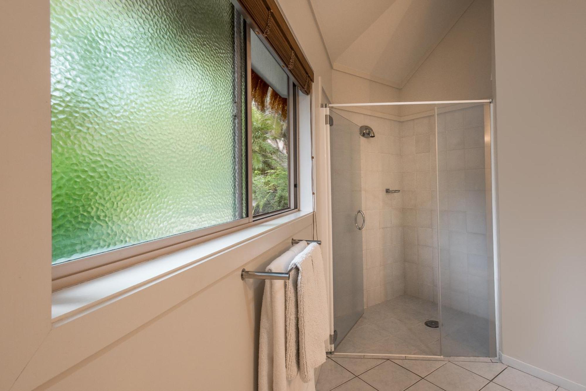 Crown & (adults Only) 5* Rarotonga