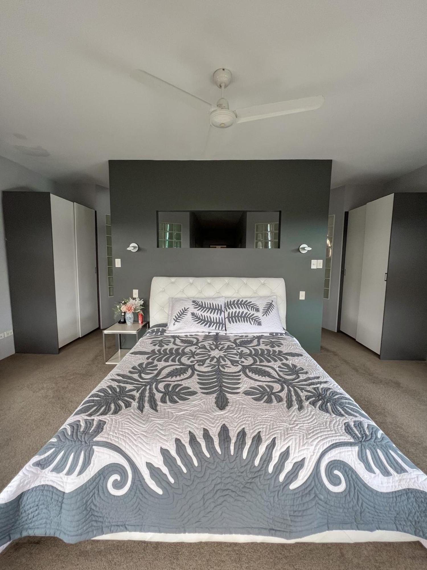 Iro Luxury Retreat Holiday home *