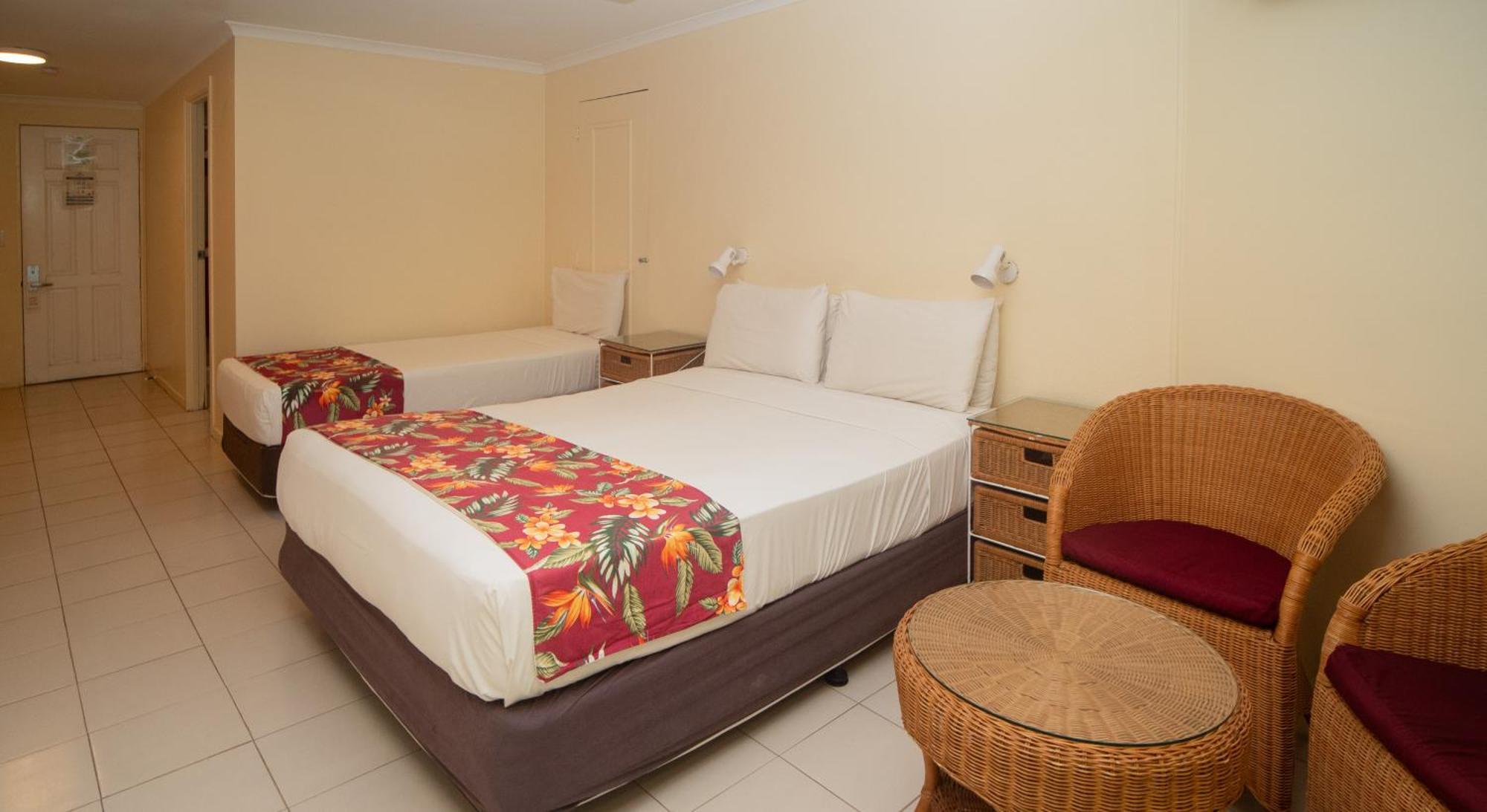 Resort The Edgewater &