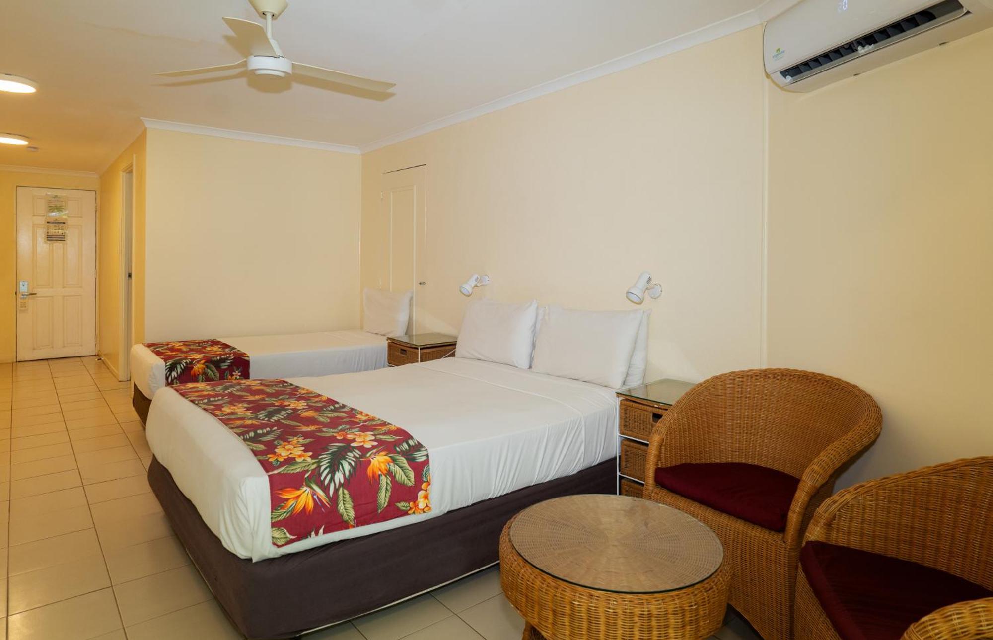 Resort The Edgewater & 4*