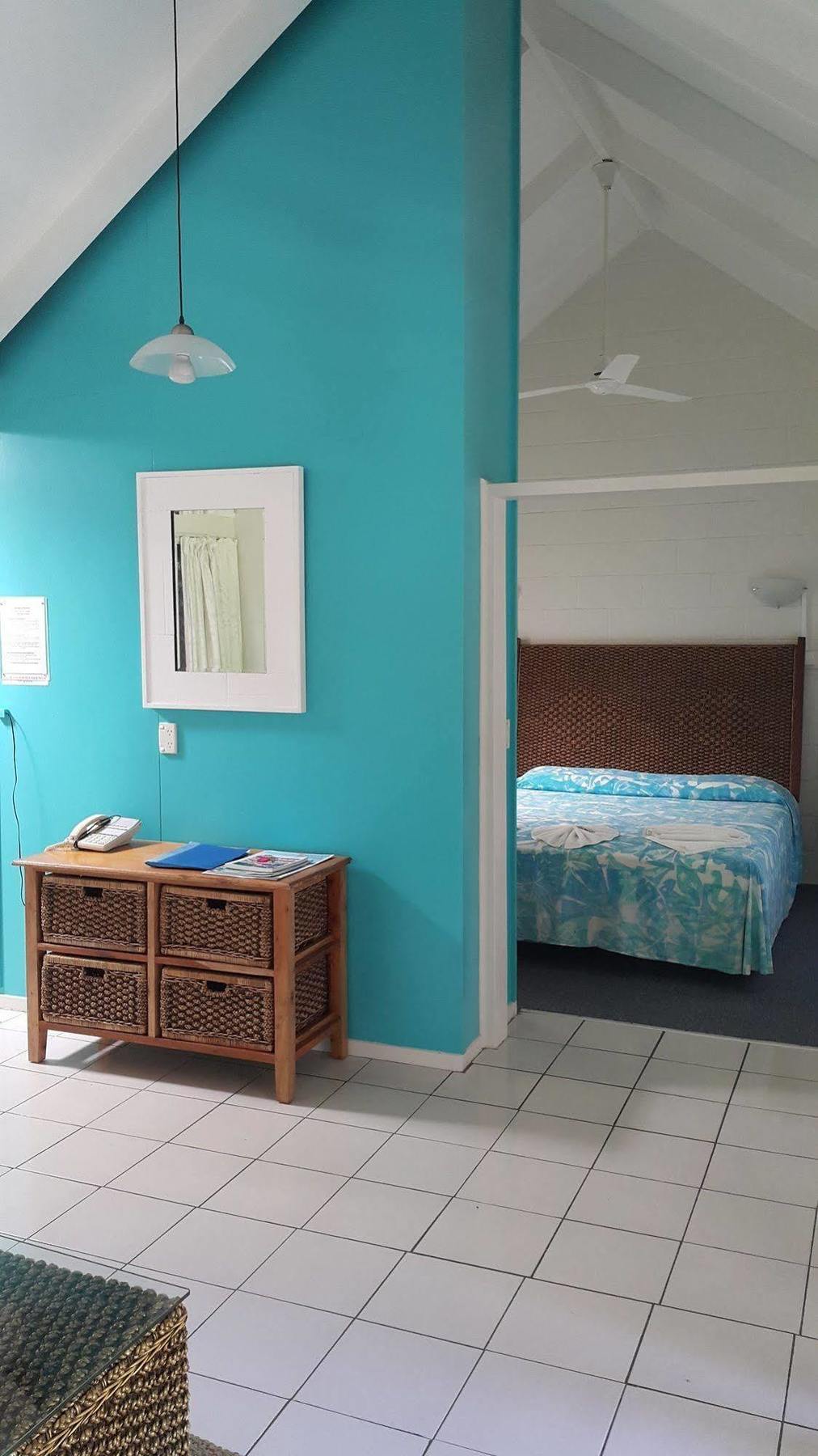 The Black Pearl Beachside Apartment